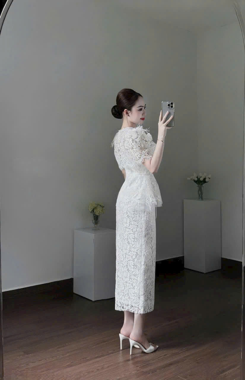 Đầm dự tiệc ren kiểu dáng dài đính lông vũ màu trắng, màu đen sang trọng đính kèm hoa size SML XL XXL D0929